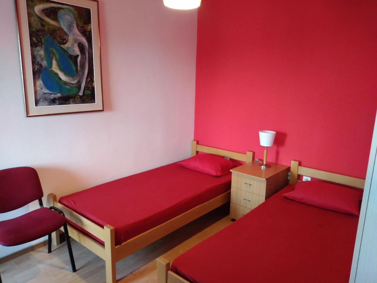 Skopje City Center Red Apartment Εξωτερικό φωτογραφία