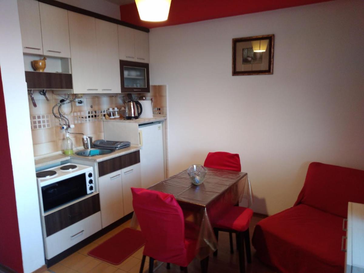 Skopje City Center Red Apartment Εξωτερικό φωτογραφία