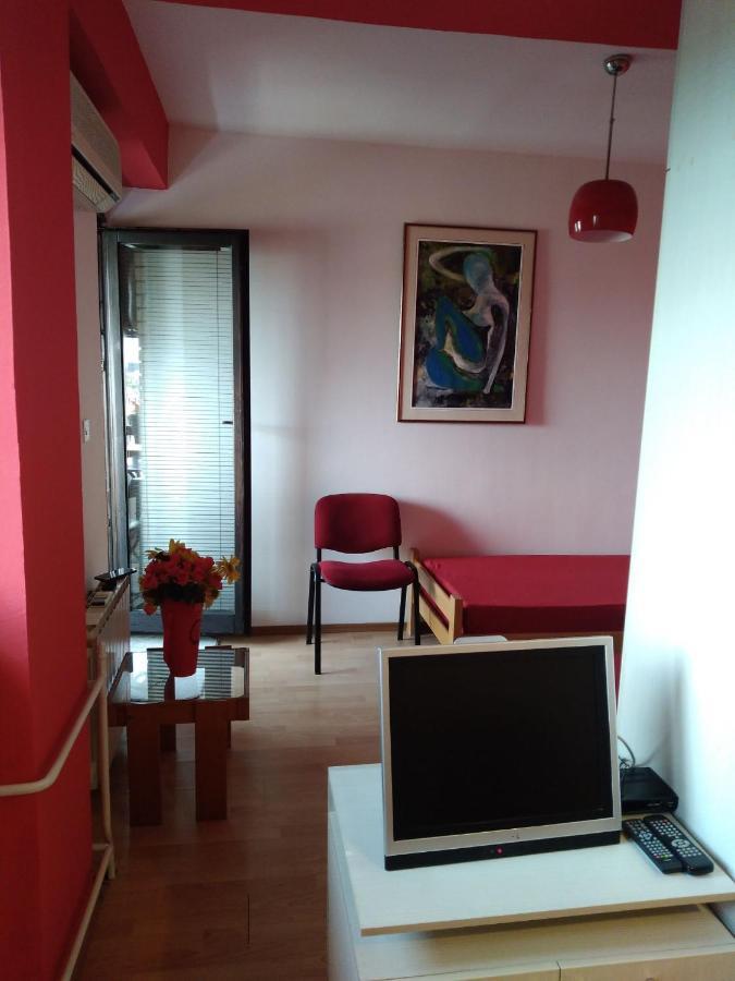 Skopje City Center Red Apartment Εξωτερικό φωτογραφία