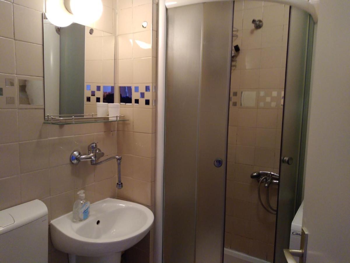 Skopje City Center Red Apartment Εξωτερικό φωτογραφία