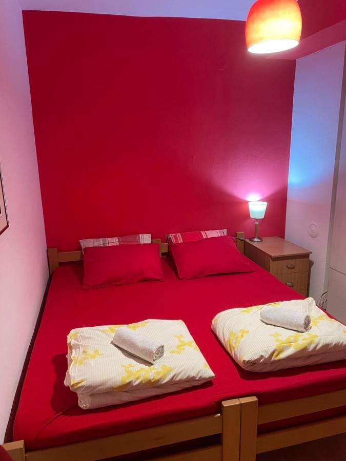 Skopje City Center Red Apartment Εξωτερικό φωτογραφία