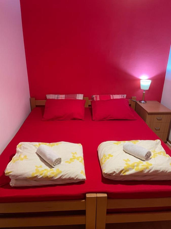 Skopje City Center Red Apartment Εξωτερικό φωτογραφία